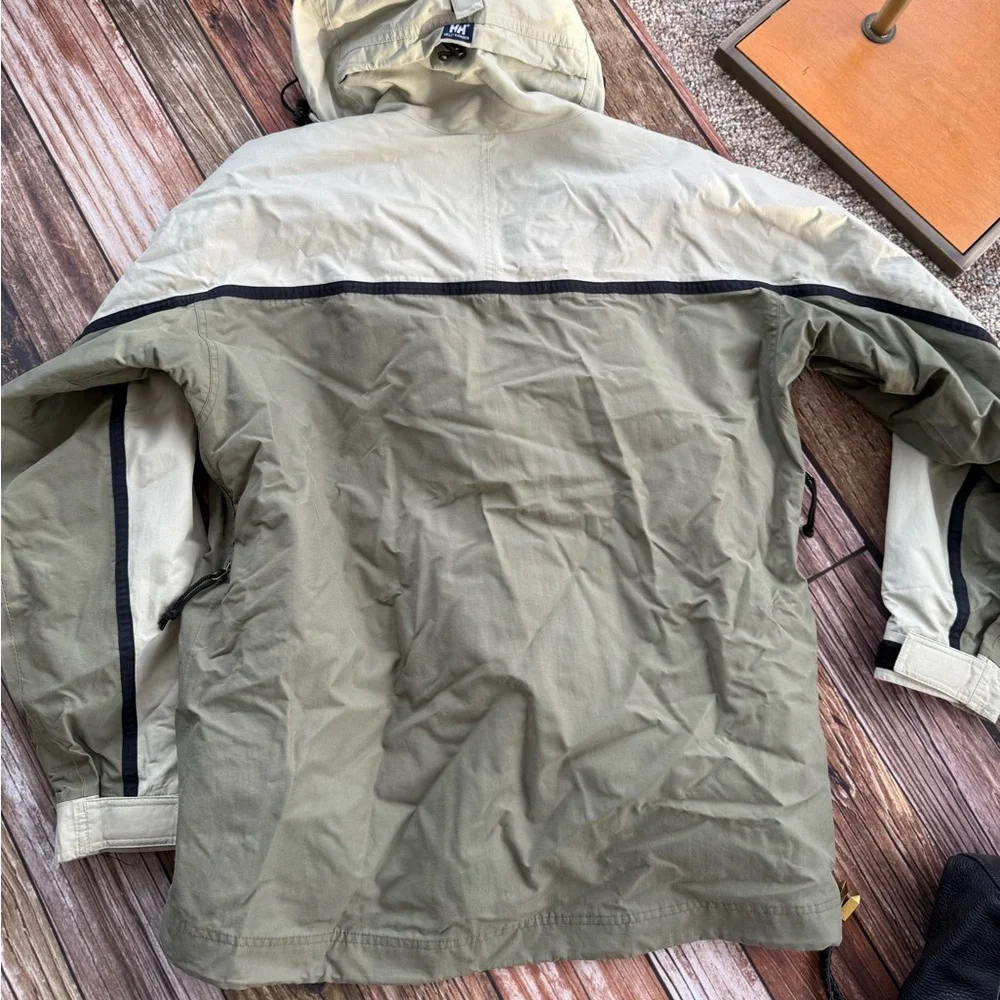 Helly Hansen Men's Green Jacket - Picture 2 of 4